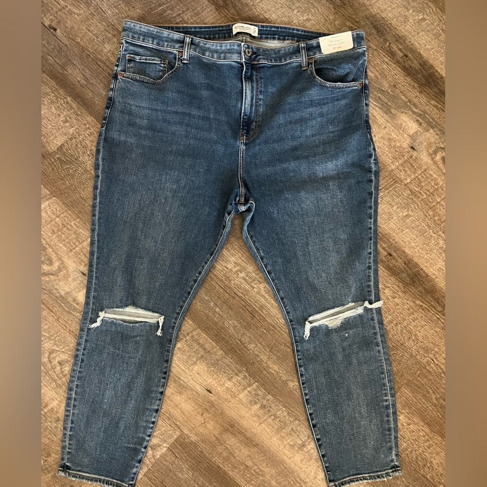 Abercrombie & Fitch High Rise Super Skinny Ankle Jean- Size 37/24
